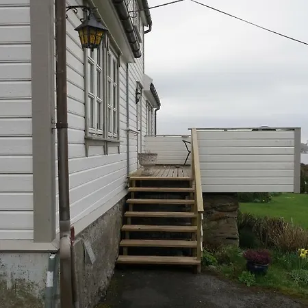 펜션 Idyllisk Royksund